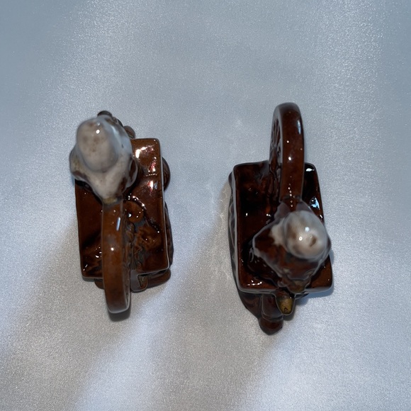 Salt and Pepper shaker set - Spinning Wheel Salt and Pepper Shaker set. Vintage - Picture 8 of 11